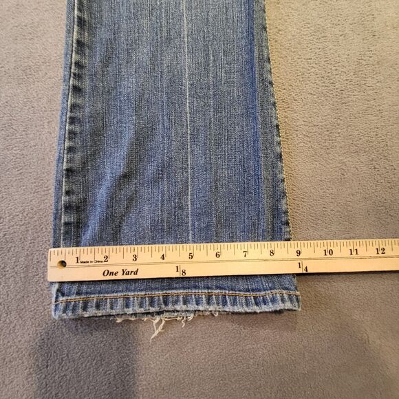 Levi's 525 Jeans Women's 6S Blue Medium Wash Boot Cut Stretch Jeans Distressed - Picture 5 of 11